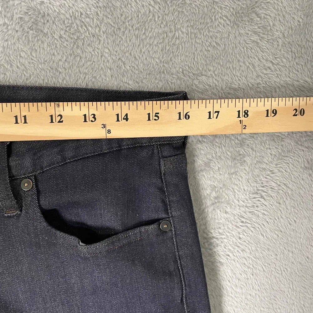 Uniqlo Slim Fit Straight Jeans Mens 30x33 Dark Wash Stretch Denim Elevated Basic